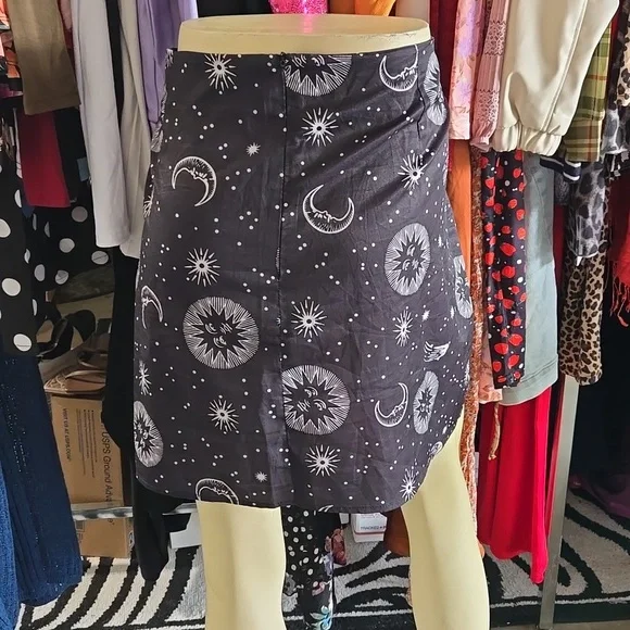 Black Celestial Print Skirt - Picture 5 of 6
